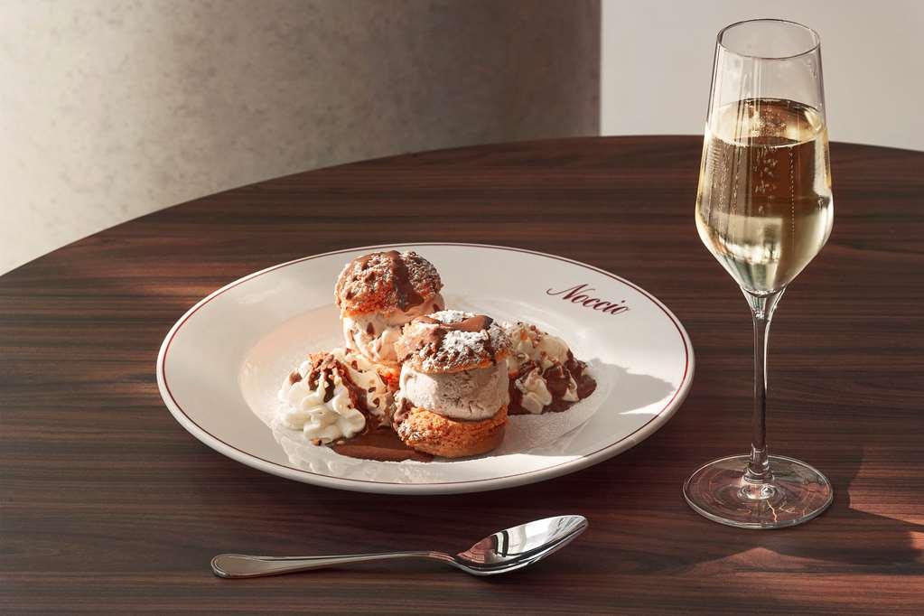 Okko Hotels Paris La Defense 낭테르 레스토랑 사진